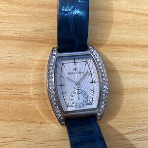 5 for $20 Ladies Bella & rose watch